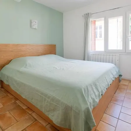 Centre St Maxime, A Pied * Сент-Максим