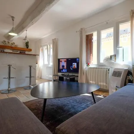 Centre St Maxime, A Pied Апартаменты *