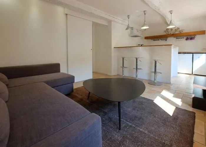 Centre St Maxime, A Pied * Сент-Максим